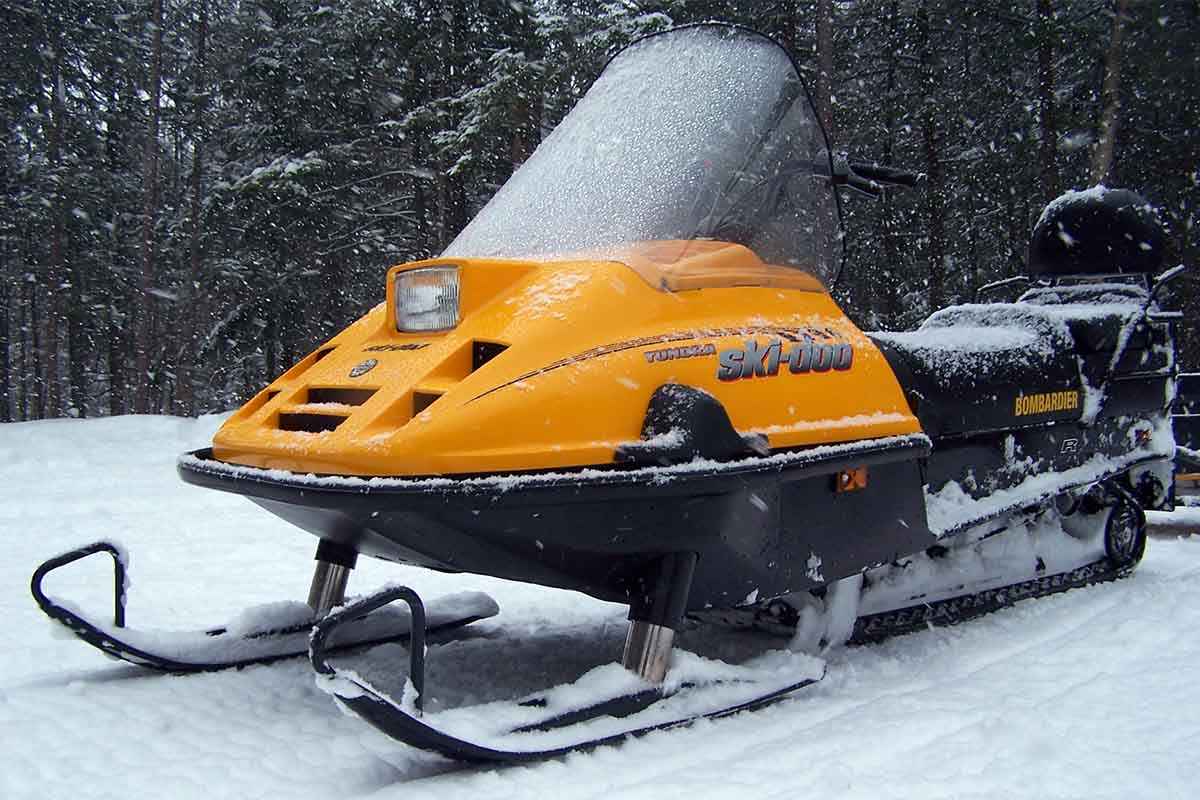 Snowmobile Pull Start vs. Electric Start Which is for You?